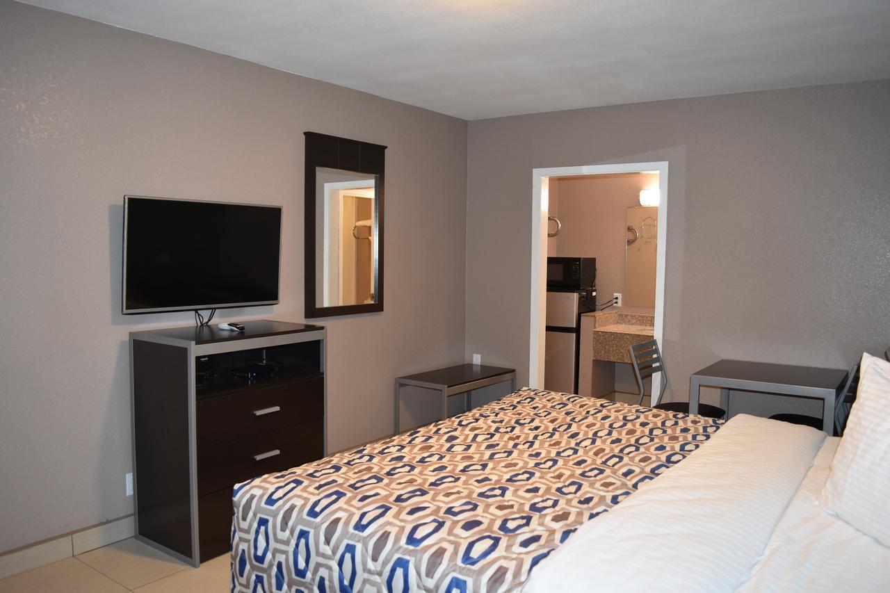 Woodfield Inn And Suites Yoakum Esterno foto